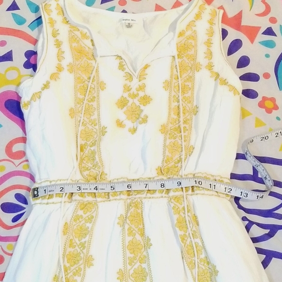 Gorgeous Gold Detail Fully Lined Sleeveless Dress - Picture 7 of 10